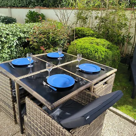 Apartament Acces Direct A La Avec Terrasse Jardin *