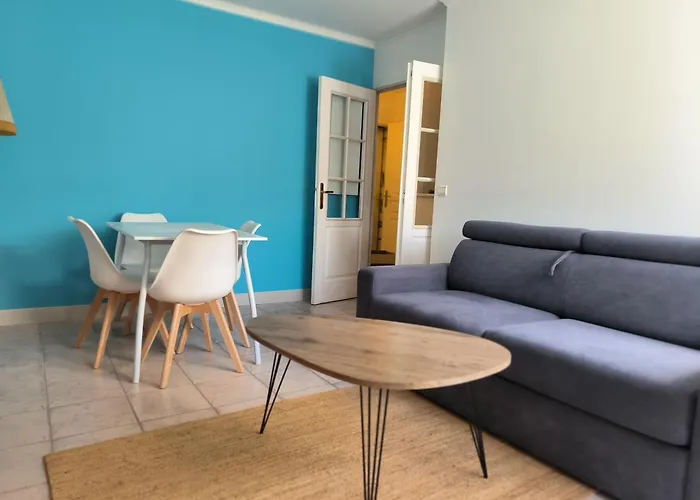 Acces Direct A La Avec Terrasse Jardin