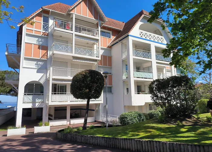 Apartament Acces Direct A La Avec Terrasse Jardin