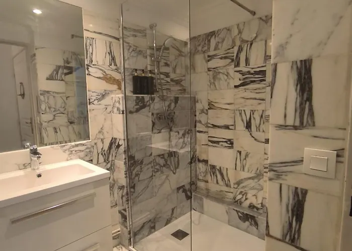 Apartament Acces Direct A La Avec Terrasse Jardin Arcachon