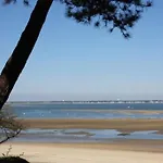 Proche Pied Dans L'eau Avec Terrasse Jardin Vue Sur Le Bassin Depuis La Terrasse Appartement *