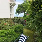 Appartement Proche Pied Dans L'eau Avec Terrasse Jardin Vue Sur Le Bassin Depuis La Terrasse *