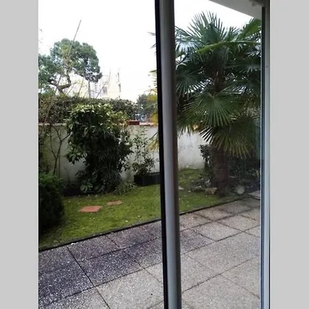 Résidence Accès Direct à La Avec Terrasse Jardin