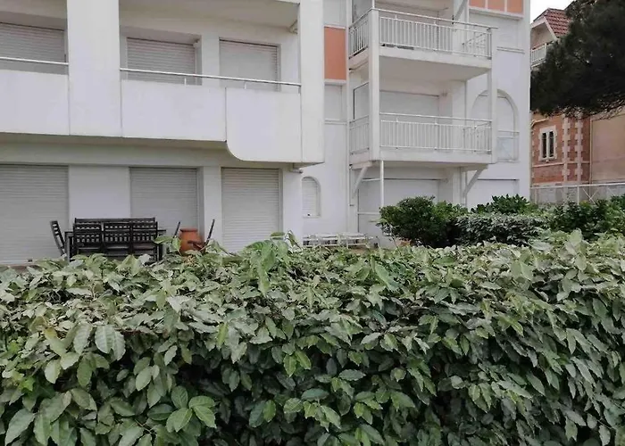 Acces Direct A La Avec Terrasse Jardin