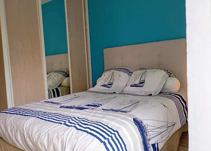 Acces Direct A La Avec Terrasse Jardin *